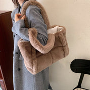 Stilvolle Plüschhandtasche für Damen – vielseitiger Stauraum – Winteraccessoire 6