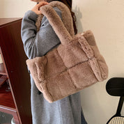 Stilvolle Plüschhandtasche für Damen – vielseitiger Stauraum – Winteraccessoire 7