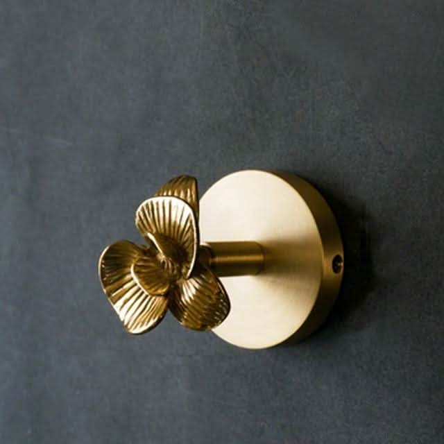 Wandhakenleiste aus Messing mit Tiermotiven und goldenen Akzenten 9