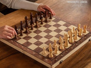 Strategio – Faltbares Schachspiel aus Holz mit Filzspielbrett